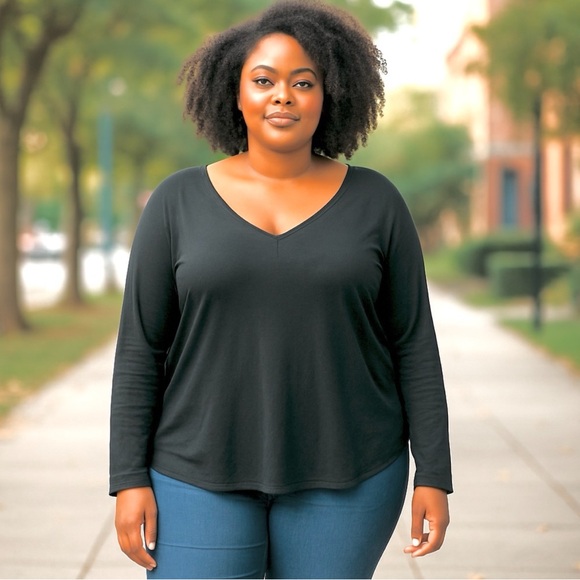 Ava & Viv Dark Green Long Sleeve V-Neck Tee – 3X Super Stretchy Basic Top - Picture 2 of 6